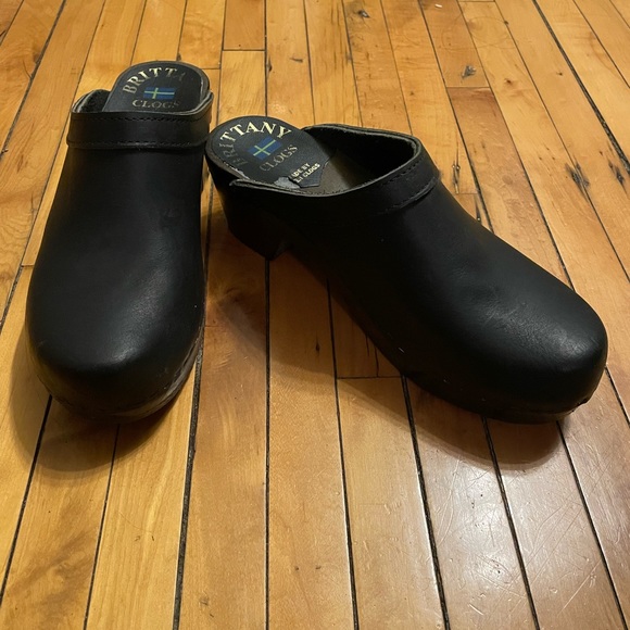 Brittany Sven Clogs - Picture 3 of 3